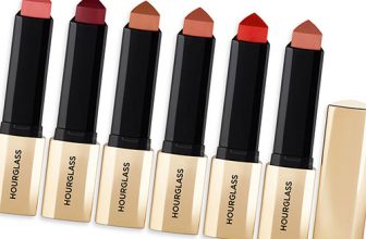 Die Hourglass Vanish Blush Sticks sind jetzt auch bei Douglas erhältlich