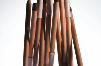 Kylie Cosmetics precision pout lip liner