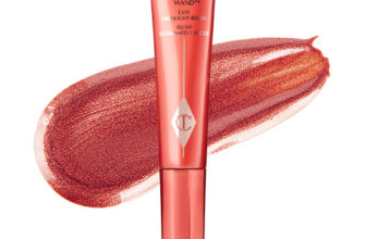 Charlotte Tilbury Beauty Light Wand in Pinkgasm Sunset