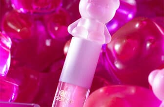 essence Beary much! lip oil 01 RaspBeary Kiss