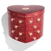 Charlotte Tilbury Advent Calendar 2024 – Charlotte’s Beauty Treasure Chest of Love – jetzt mit 30% Rabatt erhältlich