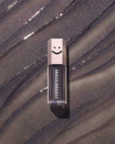 Fenty Beauty Gloss Bomb Universal Lip Luminizer in Roblox Major Flex – jetzt in Deutschland erhältlich