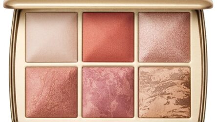 Hourglass Cosmetics Ambient Lighting Edit – Charms