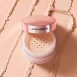 Laura Mercier Translucent Loose Talc-Free Setting Powder Ultra-Blur in Tone-Up Rose – jetzt in Deutschland erhältlich