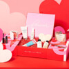 lookfantastic x Valentines’s Day „Be Mine“ Limited Edition Beauty Box – um – 30% reduziert